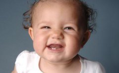 寶寶出牙晚是由缺鈣引起的嗎？